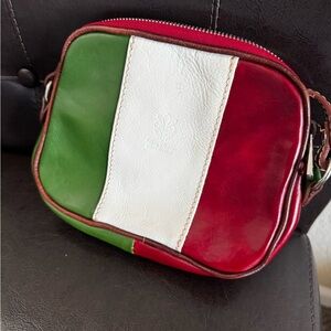 Vera Pelle Elegant Leather Bag - Green, White, Red